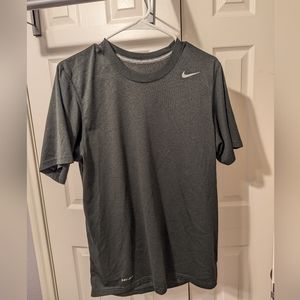 Nike men's tee